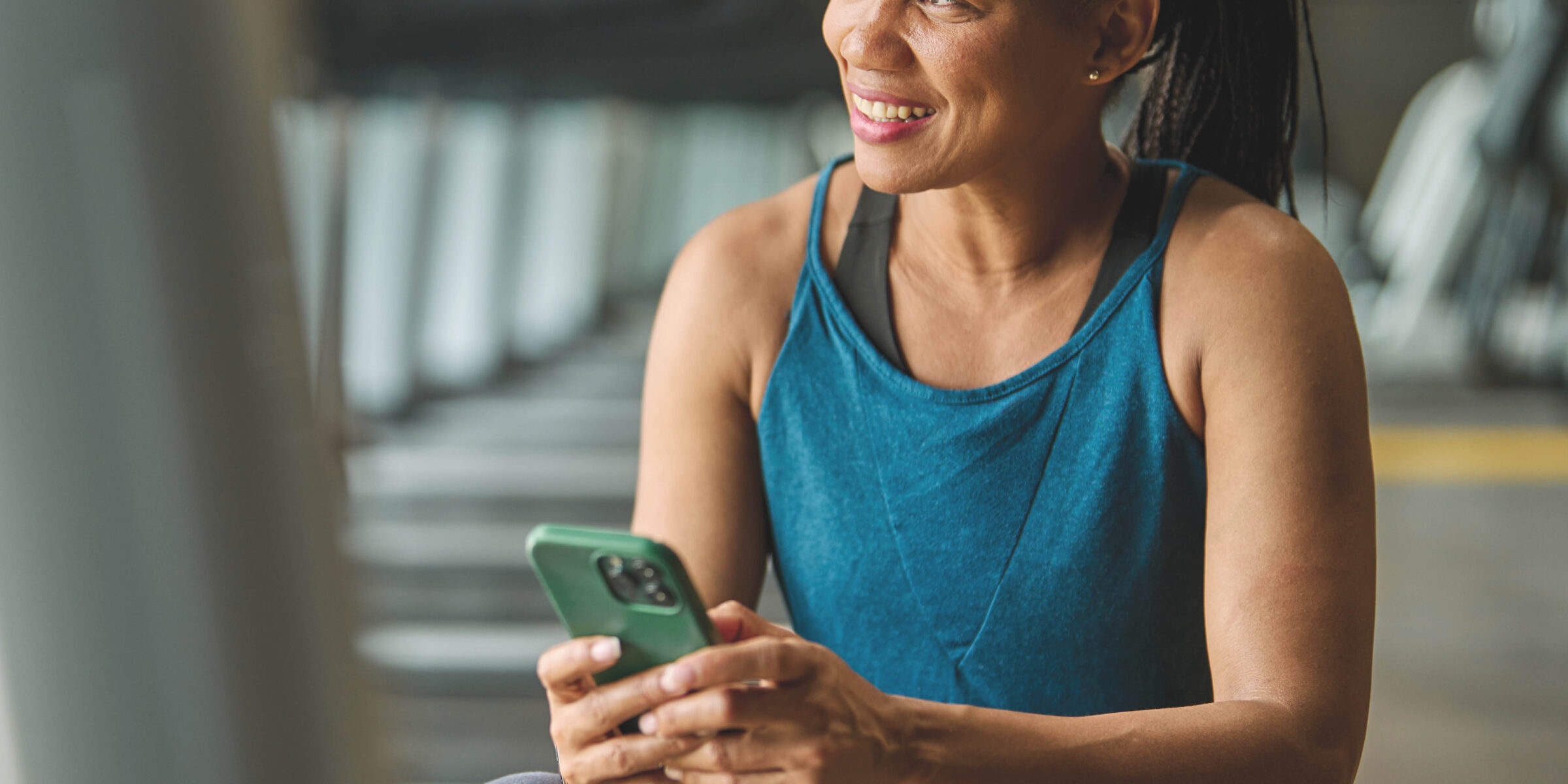 women using fitness tech